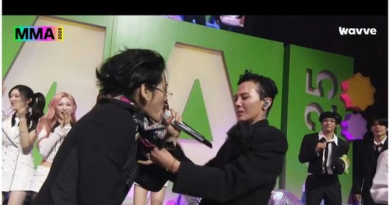 gdragon mic handover to zico