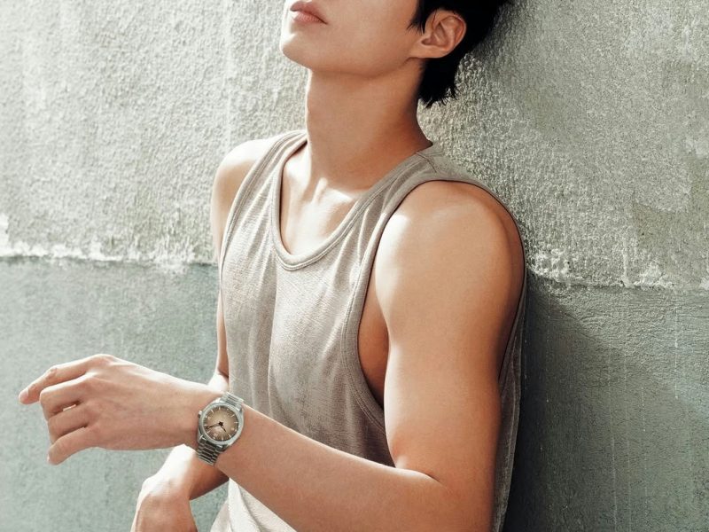 people-Park Bo-gum-A-magazine cover-A-tank top-A-jeans-A-wristwatch