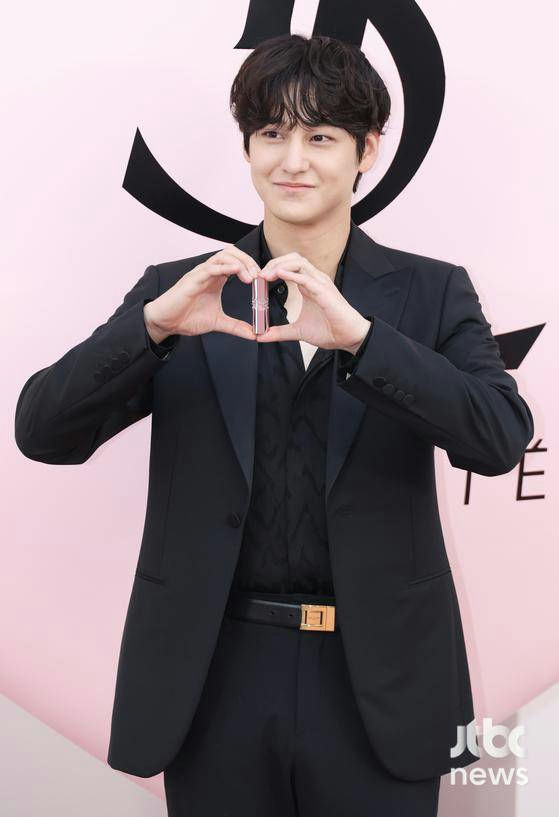 Kim Bum short-form drama Reborn as an SSS-Class Doctor