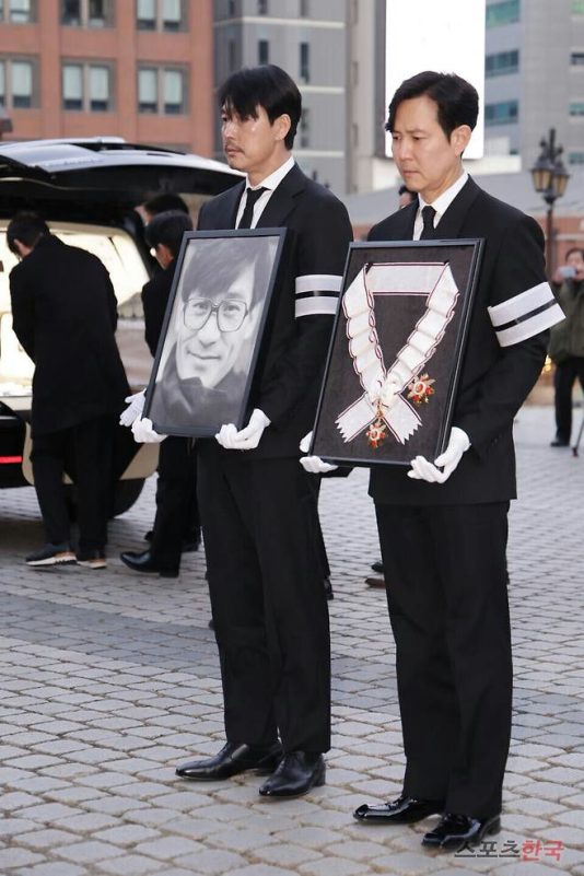 ahn sungki funeral ceremony z-jq4iuk1pxxoaqwt2s-j8a-hzbscsj1594s0w6jo6y-ahn-sungki-funeral-ceremony
