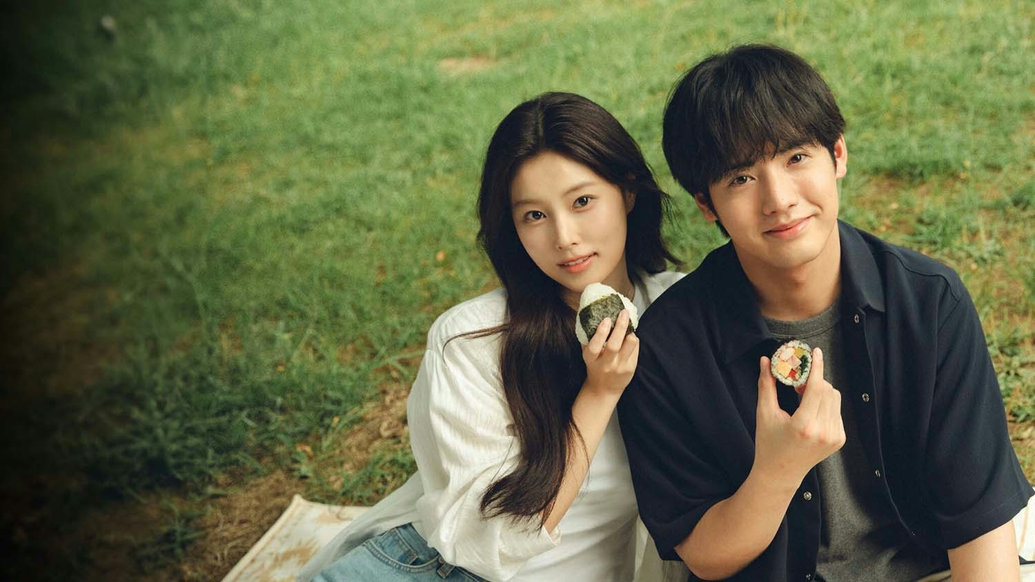 people-A-Korean actor-A-Moon Ga-young-B-South Korean actress-C-picnic-D-onigiri-E-kimbap