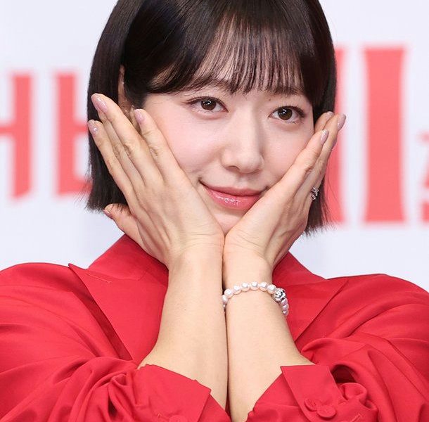 park shin hye 20yearold role miss hong