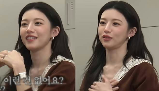 people-Kim Yoo-jung-smiling-A-brown-top-A-silver-earrings-A-Korean-actress