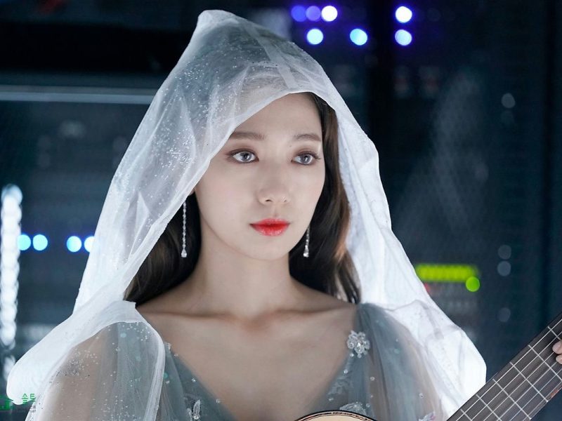 people-Park Shin-hye-fairy-like attire-white hooded veil-playing guitar-dramatic lighting