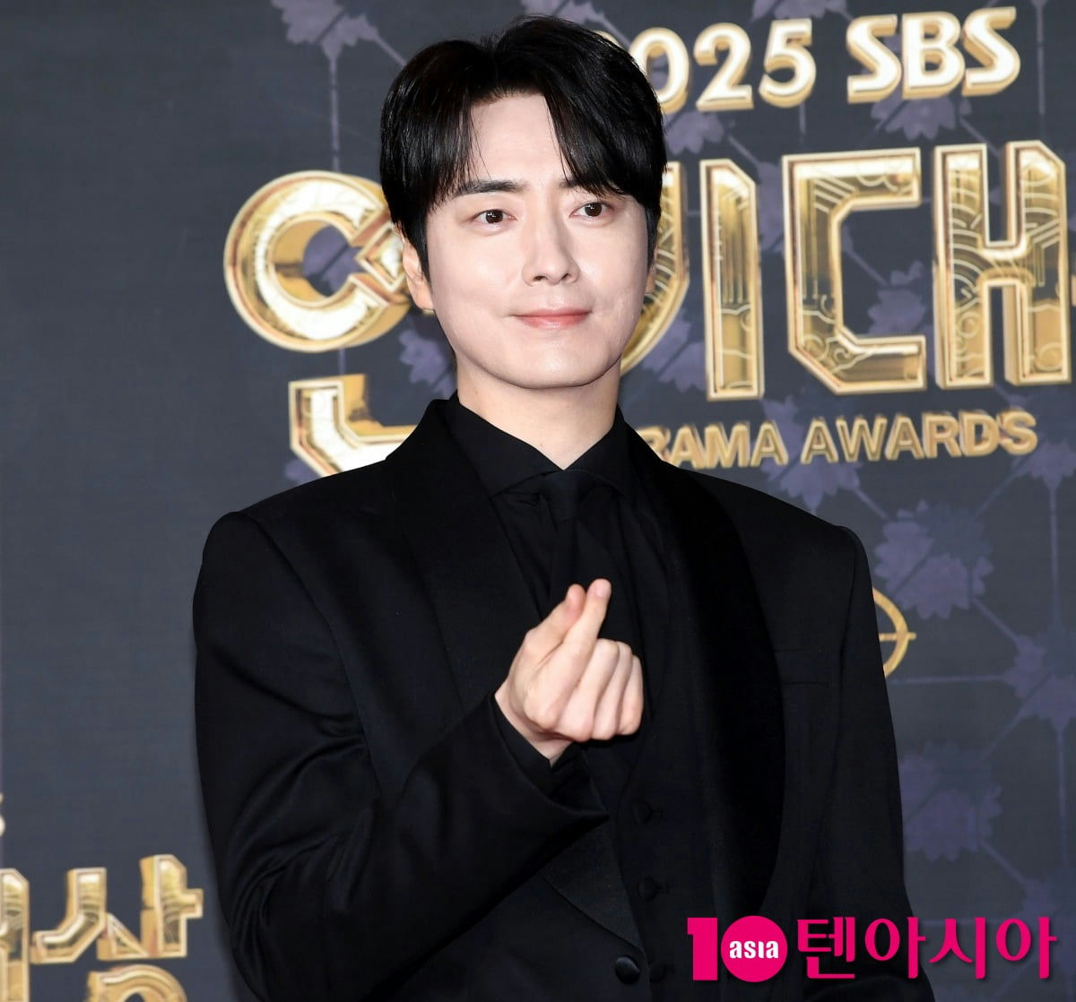 lee junhyuk awakening drama