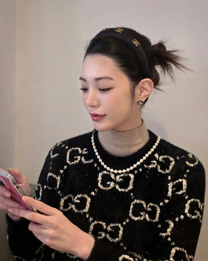 lizzy after school livestream comments
