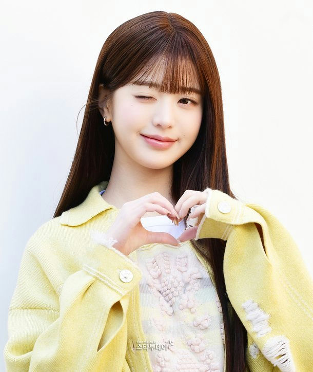 jang wonyoung late arrival controversy g4agyrfitadqlmusahhjukl3zwy2-q6-m3op1v0lqaw-jang-wonyoung-late-arrival-controversy