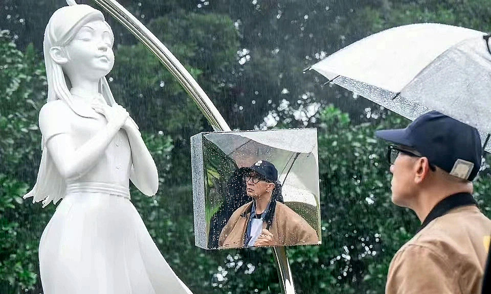 barbie hsu memorial statue