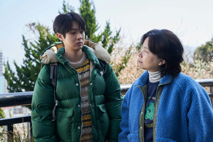 parasite mother and son reunion film