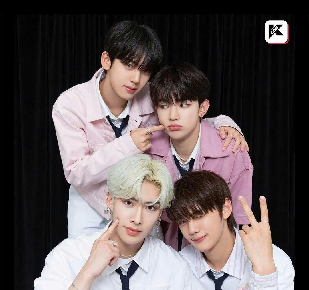 people-Boy group members-KCON-A-Black backdrop-A-Pink jackets-B-White shirts-C-Cute pose