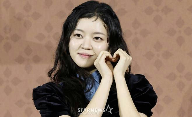 go ah sung new look pavane