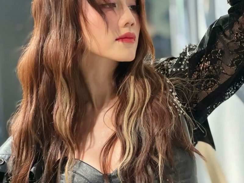 chrissie chau li ka shing lawsuit