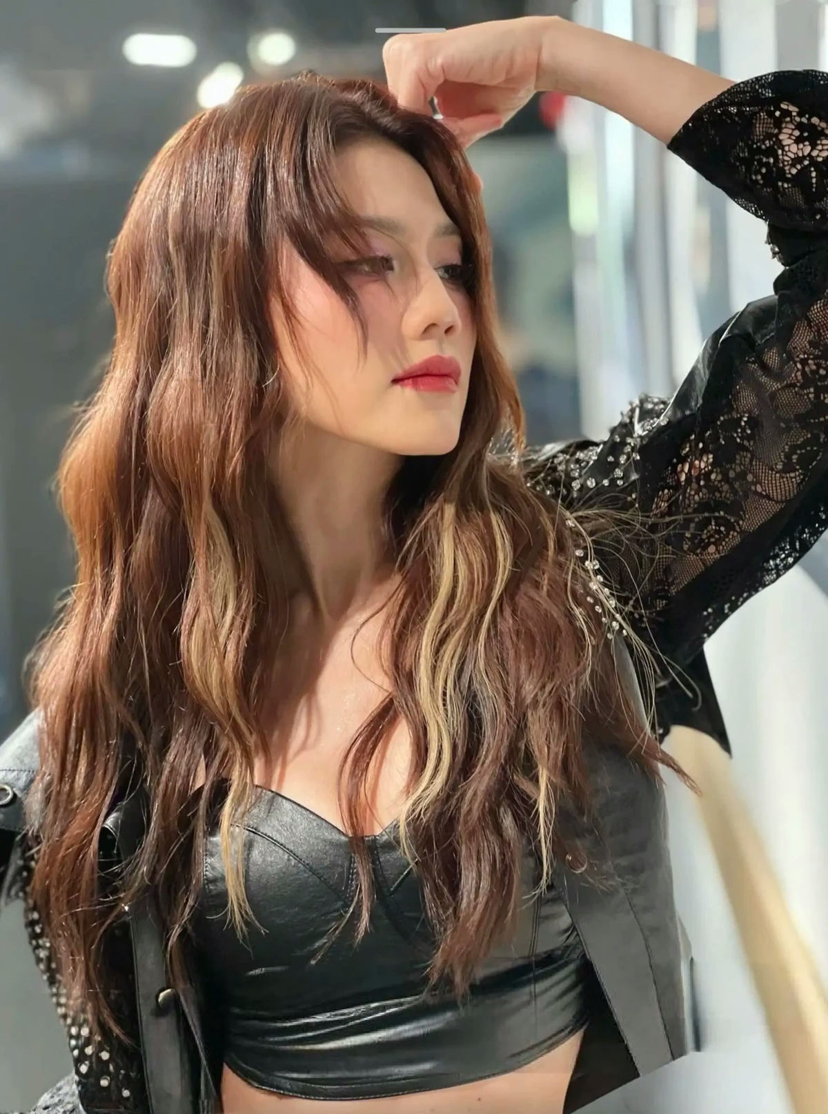 chrissie chau li ka shing lawsuit