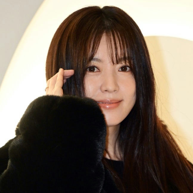 han hyo joo birthday father