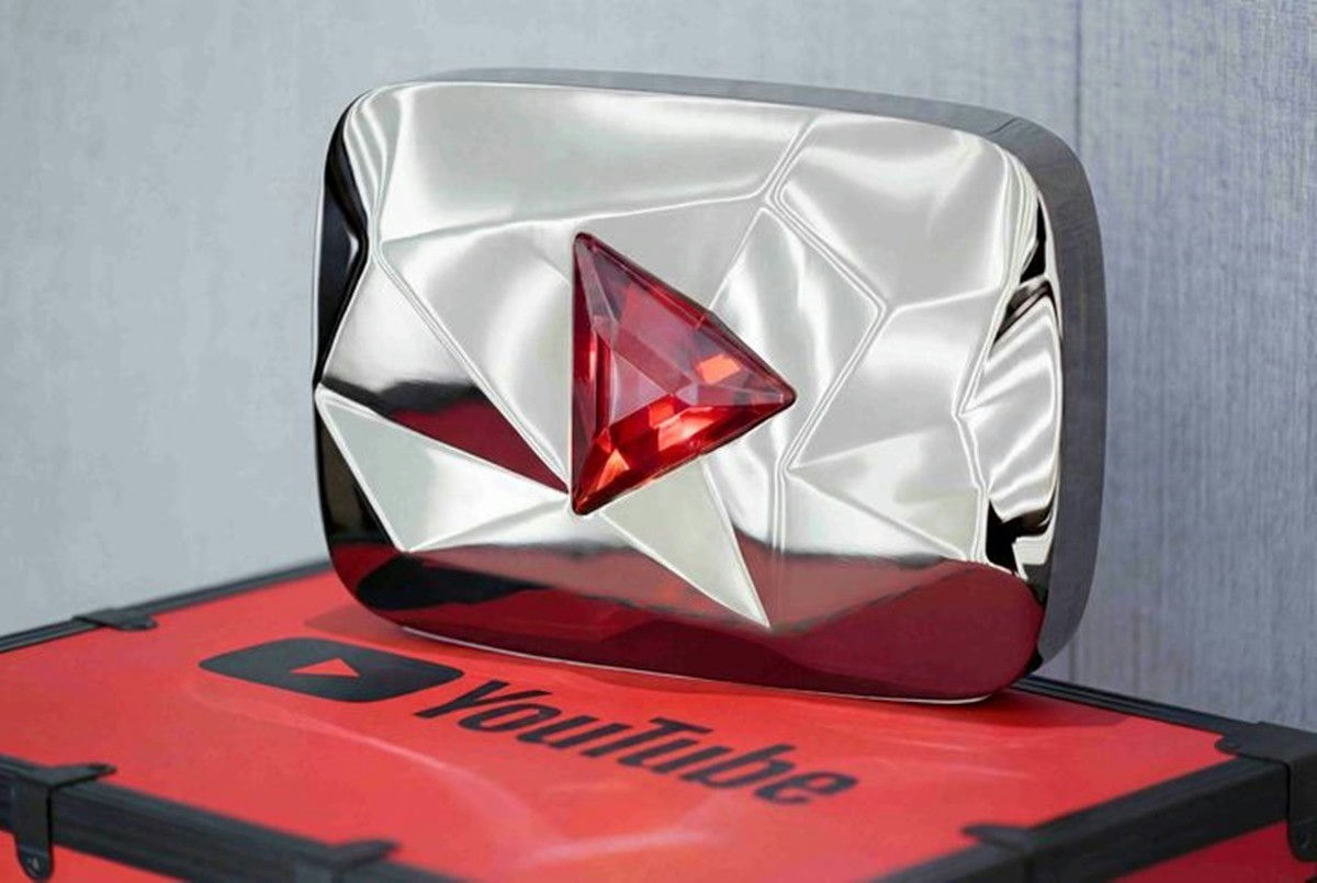 people-None-YouTube Play Button Diamond-A-Silver/Chrome-A-Red Crystal-B-Red Case-C