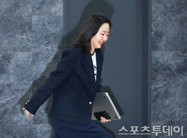 V Min Hee Jin KakaoTalk leak