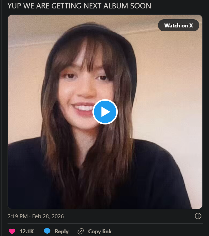 people-Lisa (BLACKPINK)-smiling-A-hoodie-A-video-post-A-music-album
