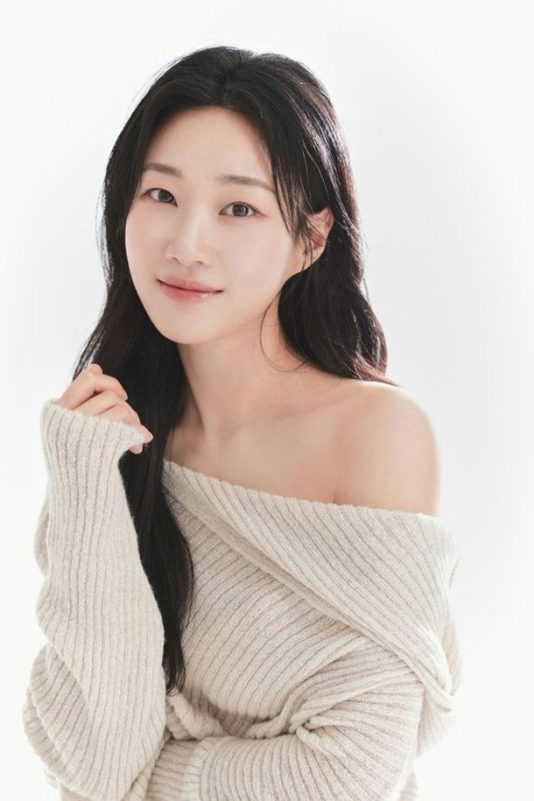 Ha Yoon-kyung on Playing Go Bok-hee in Undercover Miss Hong: “There’s Sadness Behind That Capitalist Smile”
