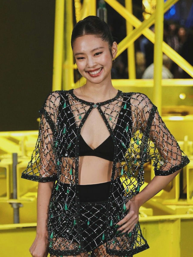 jennie chanel paris fashion week qjzwd0laym7v8sx3ueevrad3pa5rjmzdp-mvms9tvwq-jennie-chanel-paris-fashion-week