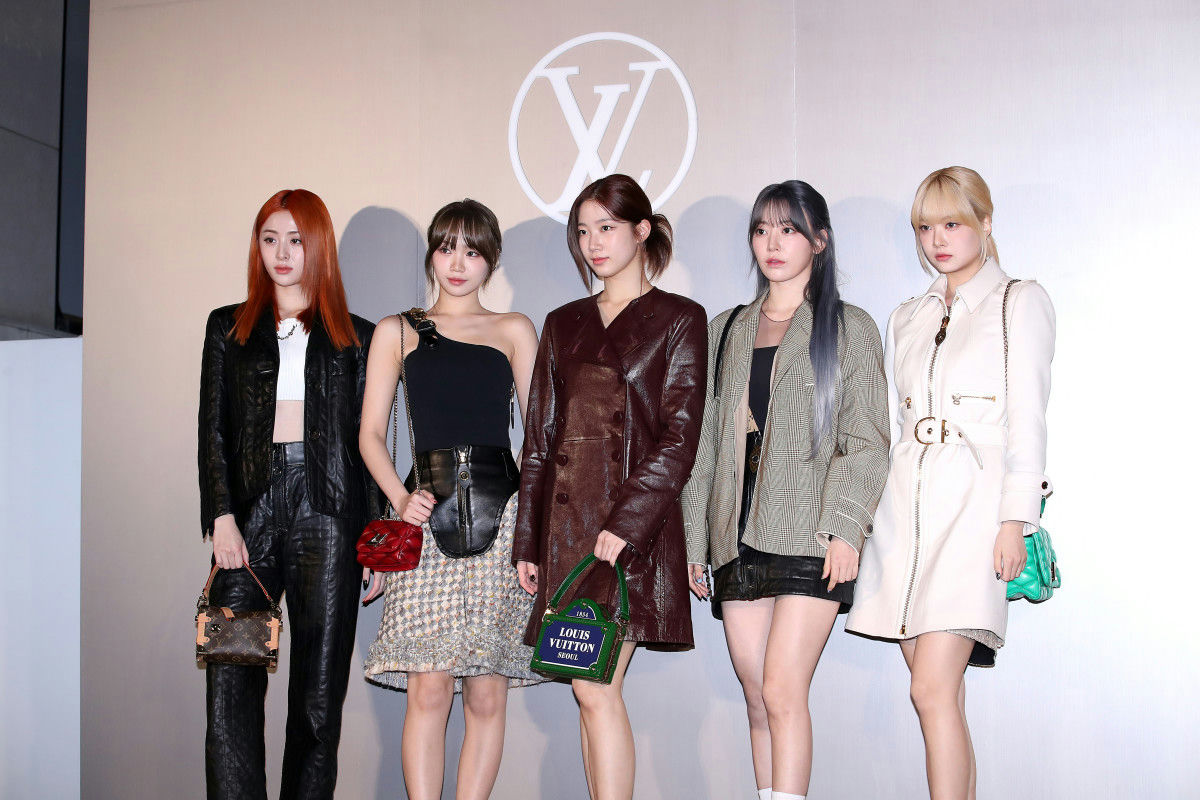 people-Five South Korean women from the K-pop group STAYC-Louis Vuitton event-fashion-leather outfits-Louis Vuitton logo