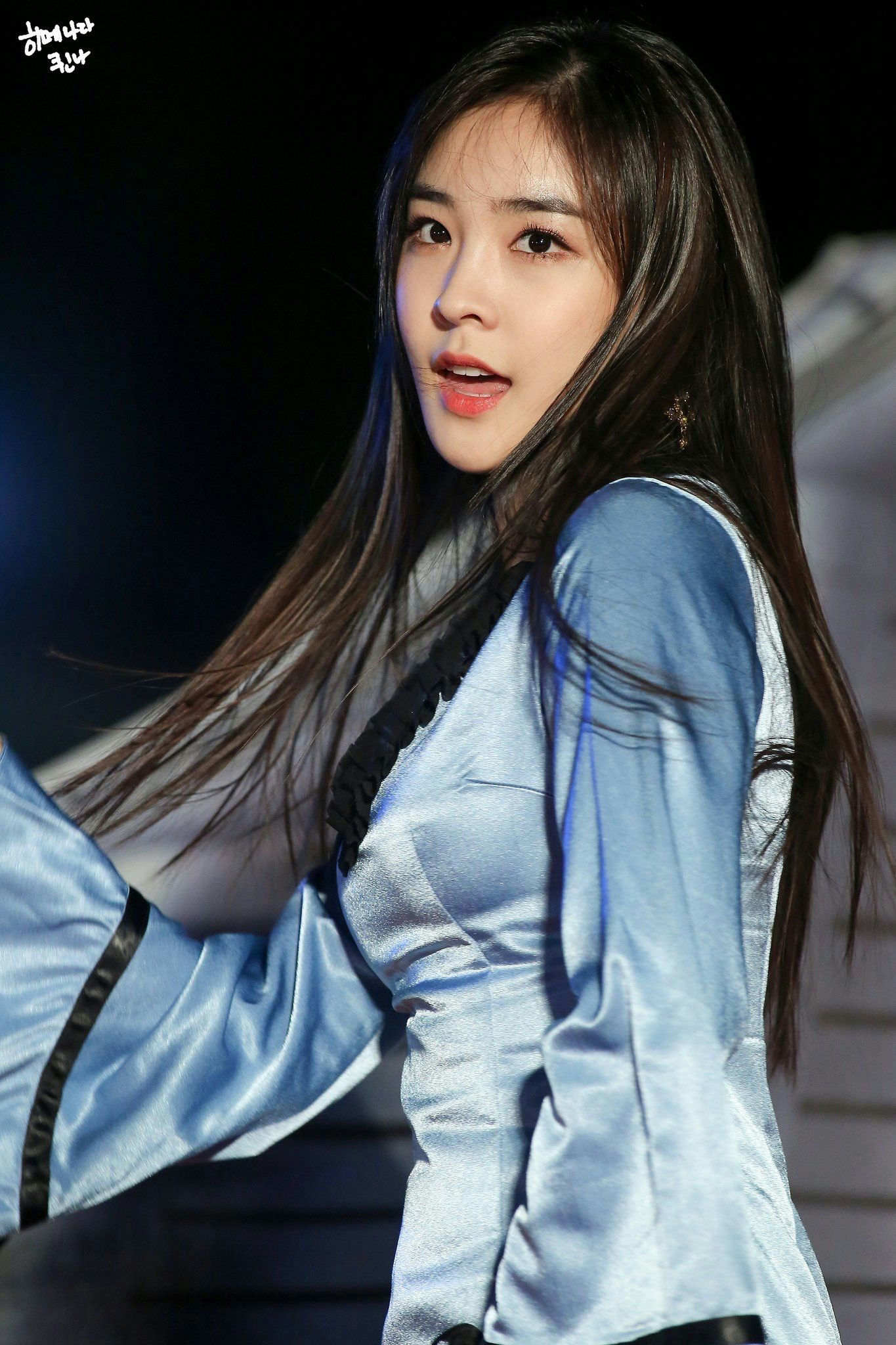 people-Seolhyun (AOA)-performer-A-blue satin dress-A-long dark hair-B-stage lighting-C-idol