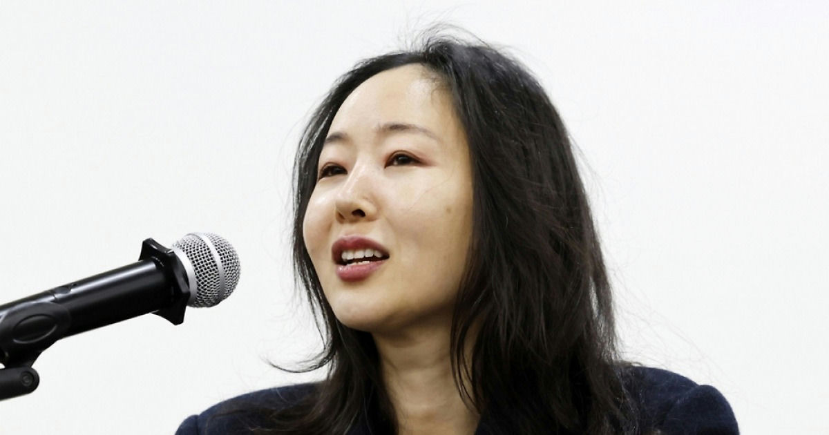 hybe min heejin put option lawsuit
