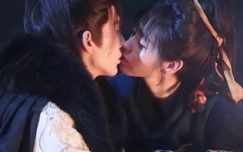 truc ngoc kiss scene