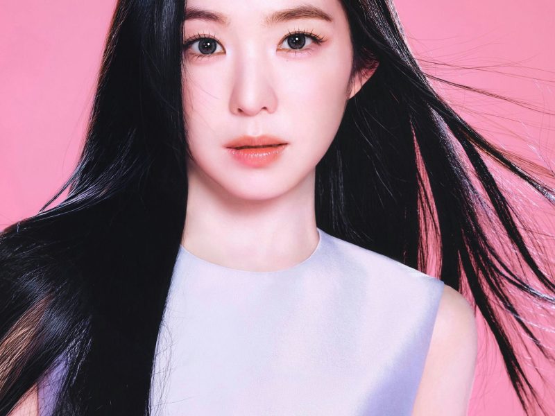 people-Irene (Bae Joo-hyun)-K-pop Idol-A-Black Hair-A-Pink Background-B-Sleeveless Top-C-Studio Portrait