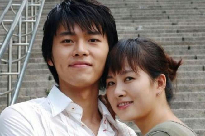 people-Hyun Bin-A-Han Ji-min-A-Korean actors-A-outdoor setting