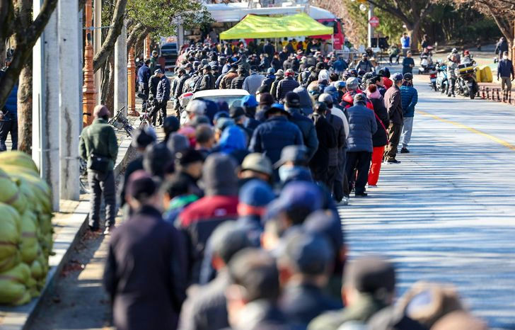 south koreans feel poorer income inequality