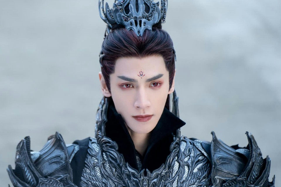people-Chen Xingxu-A-costume-A-fantasy-A-Chinese drama-A-dark armor-B-crown-C-male actor
