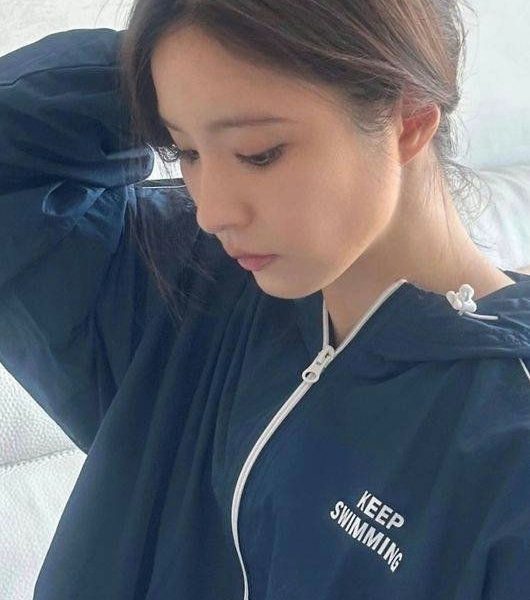 shin se kyung bts swim merch