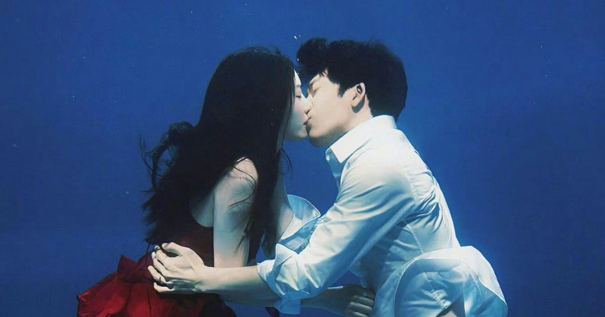 steel forest underwater kiss scene