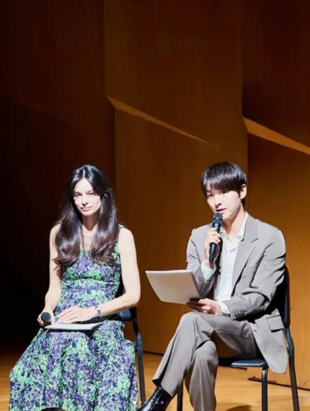 song joong ki katy first public appearance cgh9vrazsqbmgrfzzo2ql4dvelx14jqr7zkvdiofycu-song-joong-ki-katy-first-public-appearance