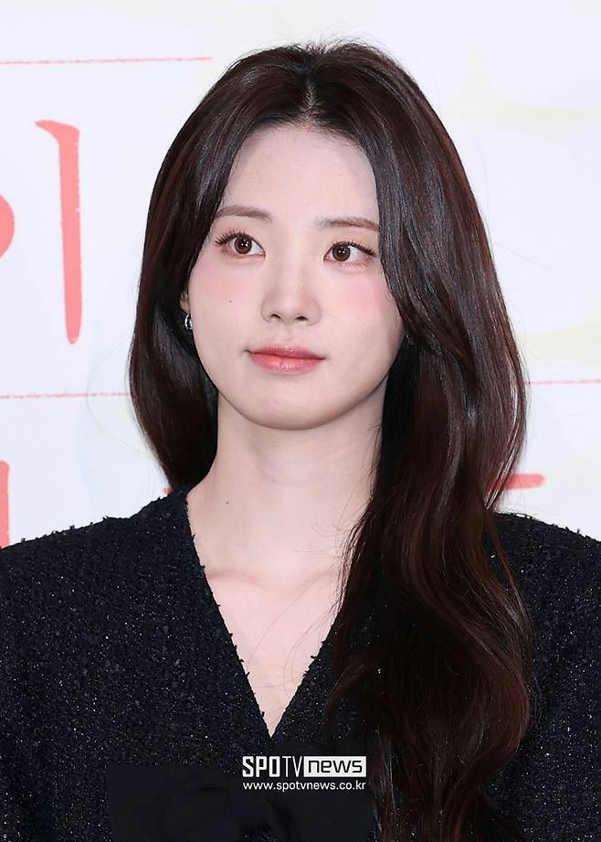 Shin Si-ah new drama Don't Climb the Wall