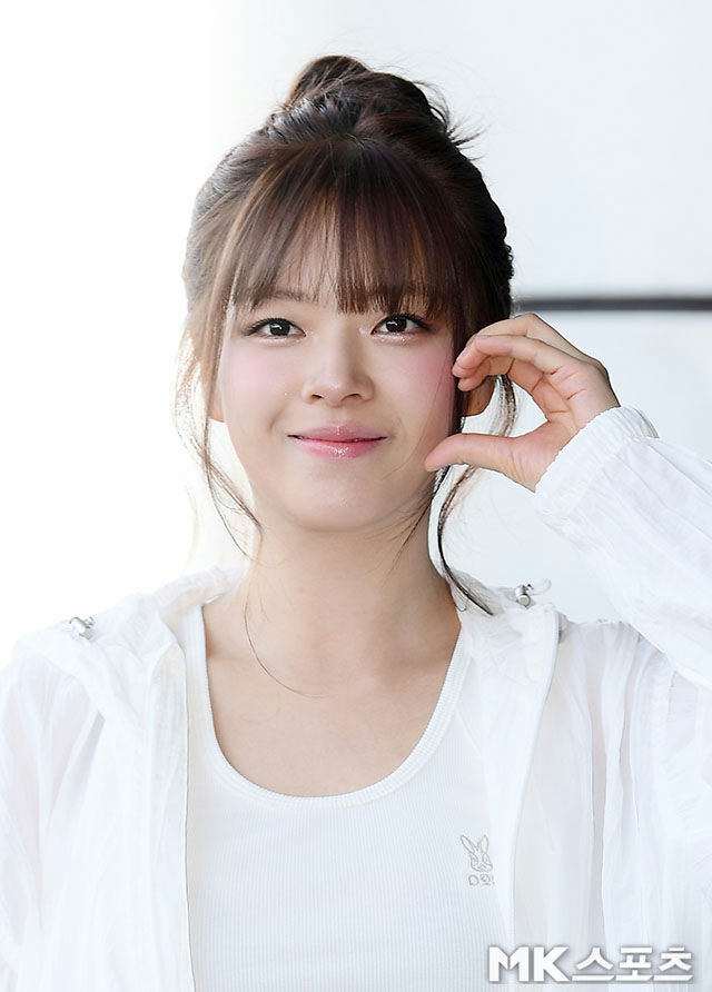 jeongyeon weight loss visuals e1khdffmcak-rtq2te1ajxkurjsbfvndaepphdp1-zw-jeongyeon-weight-loss-visuals