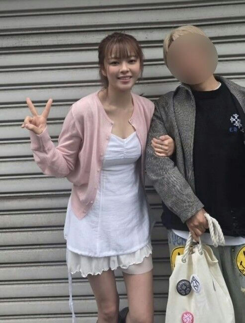 TWICE’s Jeongyeon Stuns in Unedited Photos Shared by Staff, Fans Praise Her Slim Figure