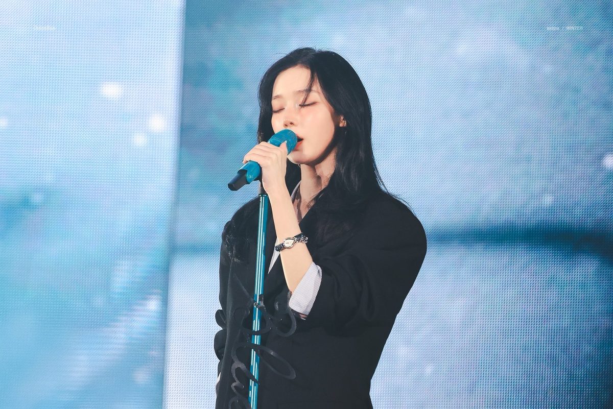 WINTER – BLUE Lyrics, Meaning and Song Credits