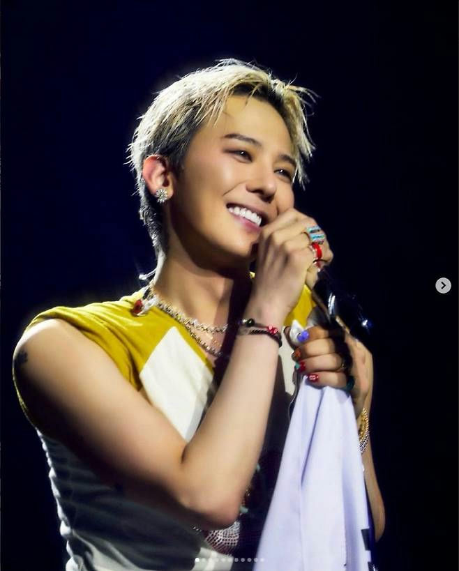 G-Dragon gifts apartments staff