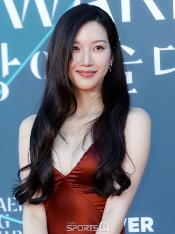 moon ga young baeksang best actress vla0yxb2qbggogiwbjbegap0kh5nu1z0jkup9v4yiri-moon-ga-young-baeksang-best-actress