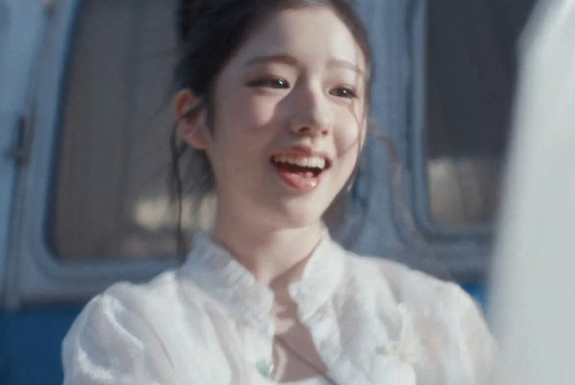 jyp trainee nmixx mv controversy