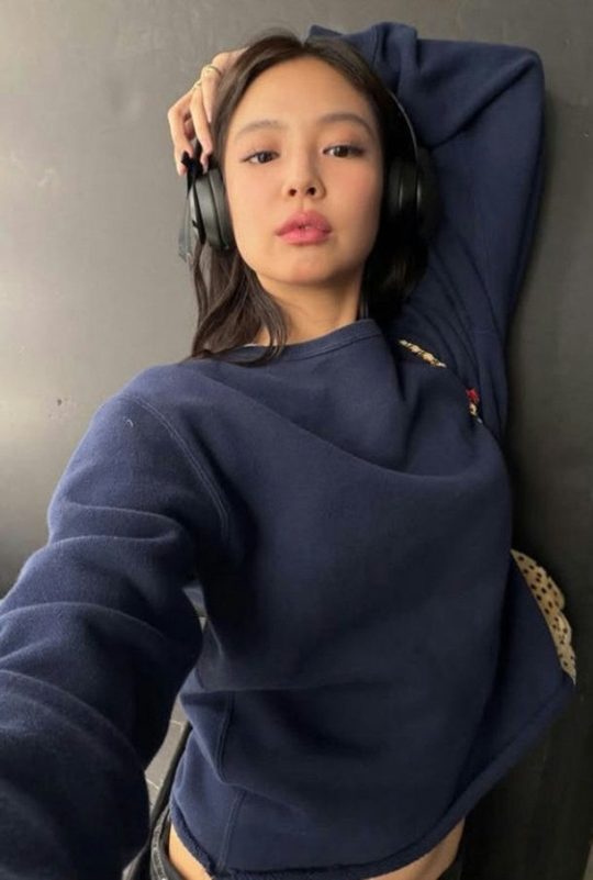 jennie mirror selfie reactions ldjhsboi7fq0qcau2wzxzog0mtvhlva6pwlrpwn56uq-jennie-mirror-selfie-reactions