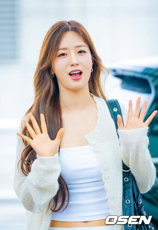 yoon bomi leaves i am solo love forever