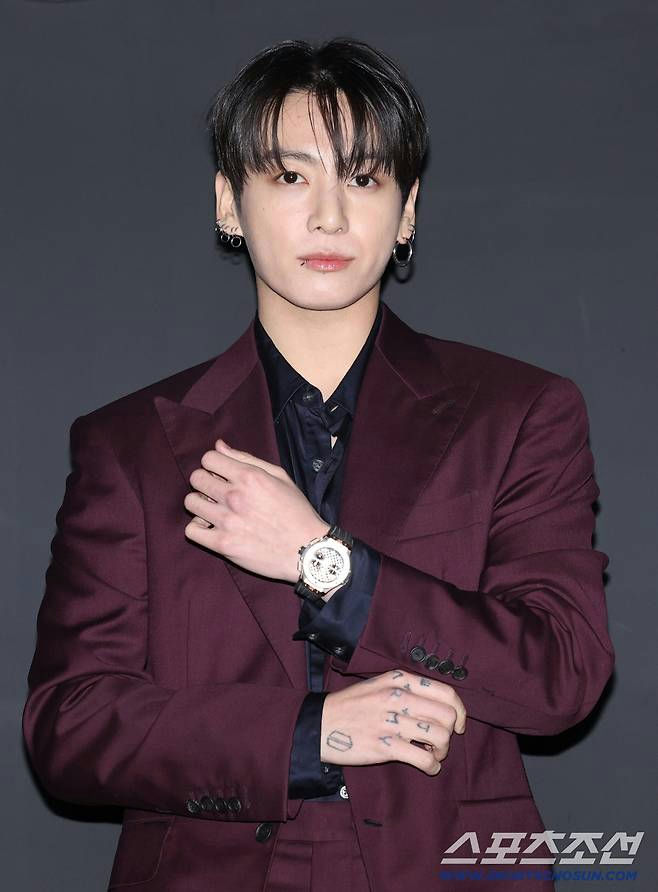 Jungkook hacking target