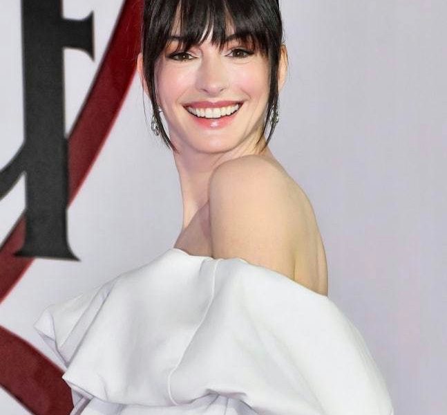 Anne Hathaway eye condition surgery