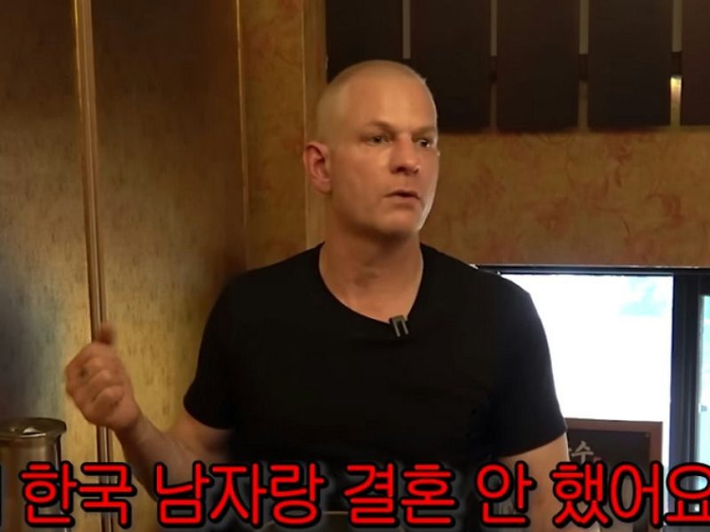 jeon somi father matthew douma