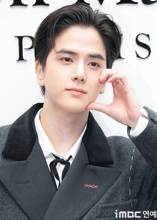 THE BOYZ Younghoon MC Mong