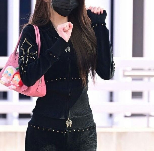Jang Wonyoung airport controversy