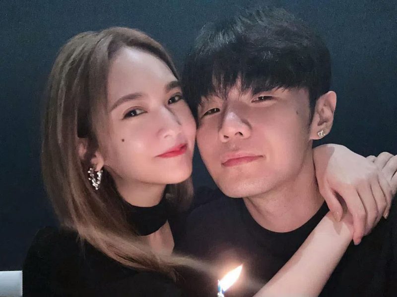 rainie yang li ronghao viral kiss