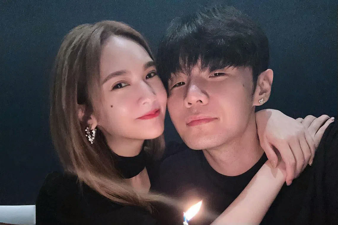 rainie yang li ronghao viral kiss